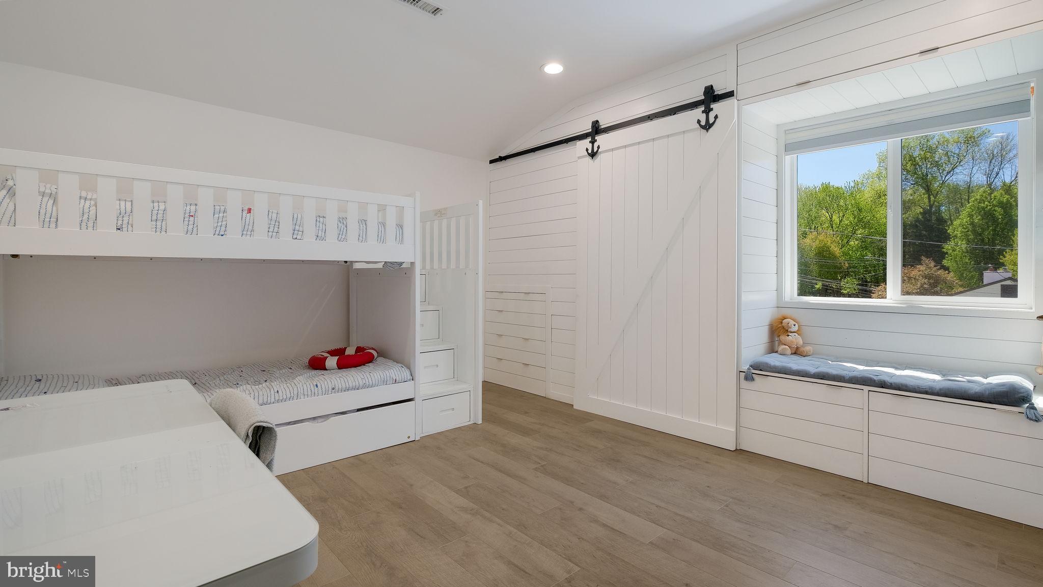 2308 3rd Marcus Hook, PA 19061 - Photo 13 of 37