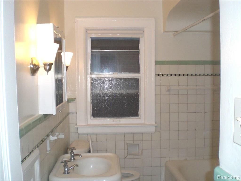 17551 Santa Rosa Drive Detroit, MI 48221 - Photo 5 of 6