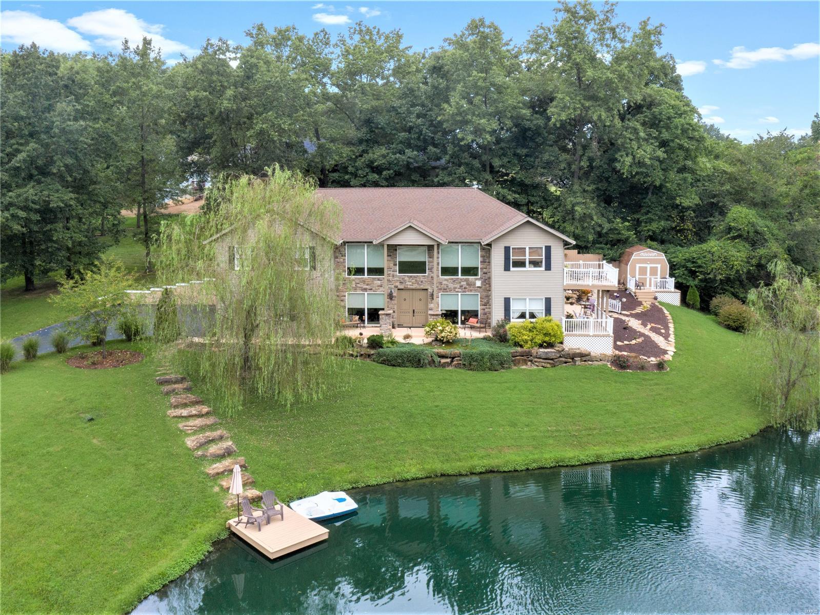 205 Paul Place Lebanon, IL 62254 - Photo 2 of 64