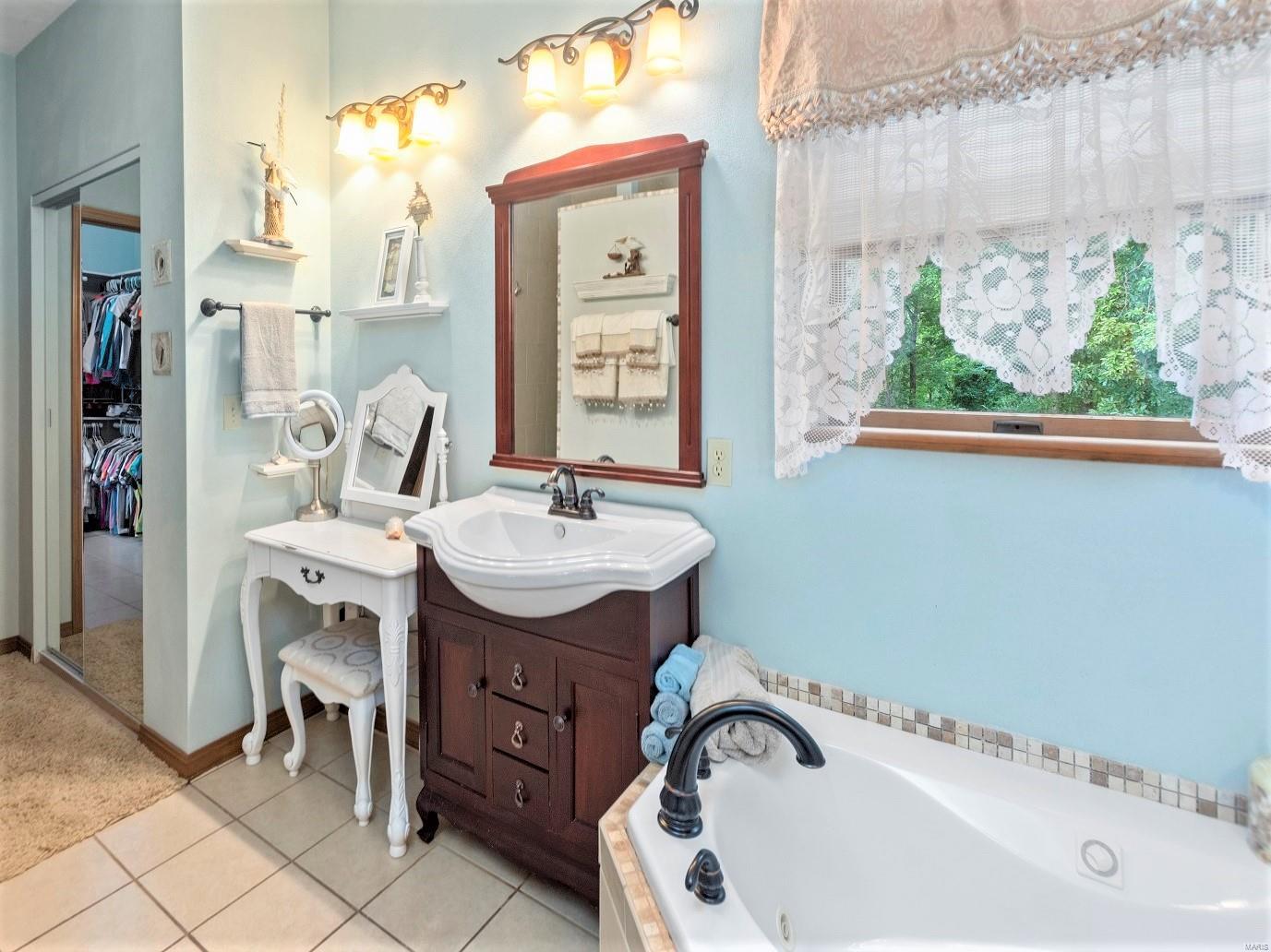 205 Paul Place Lebanon, IL 62254 - Photo 37 of 64