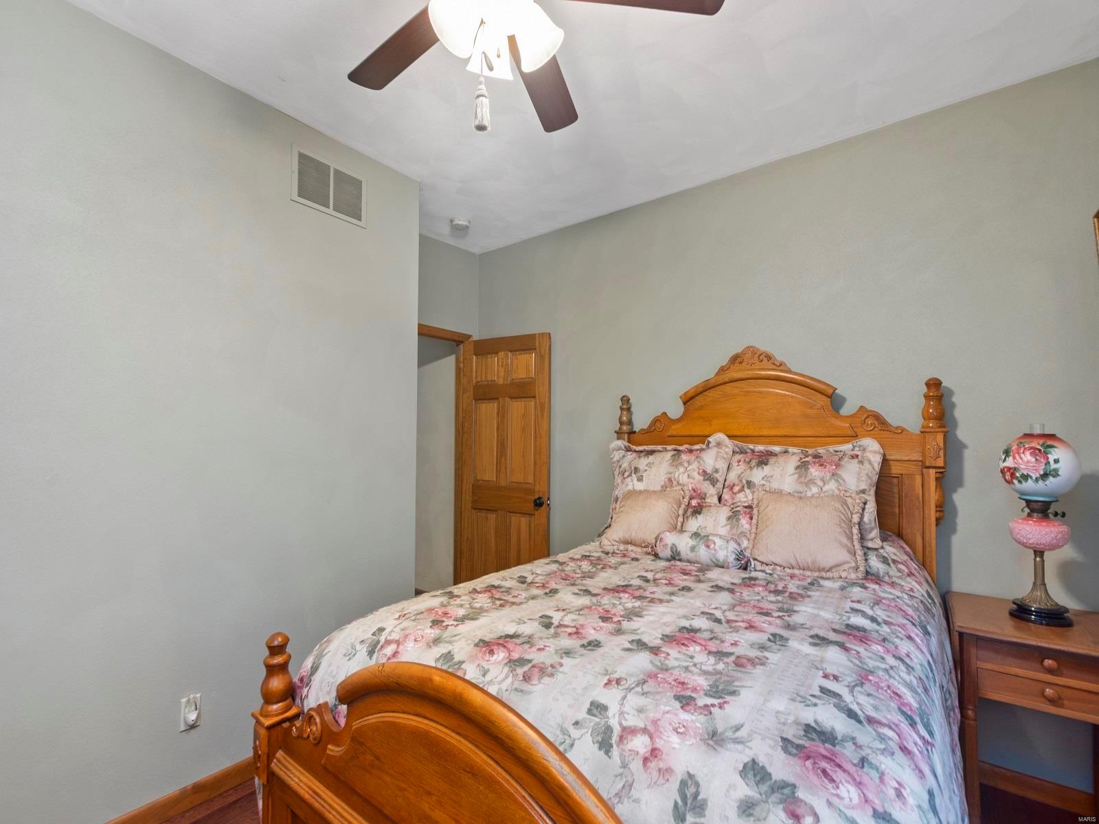 205 Paul Place Lebanon, IL 62254 - Photo 39 of 64