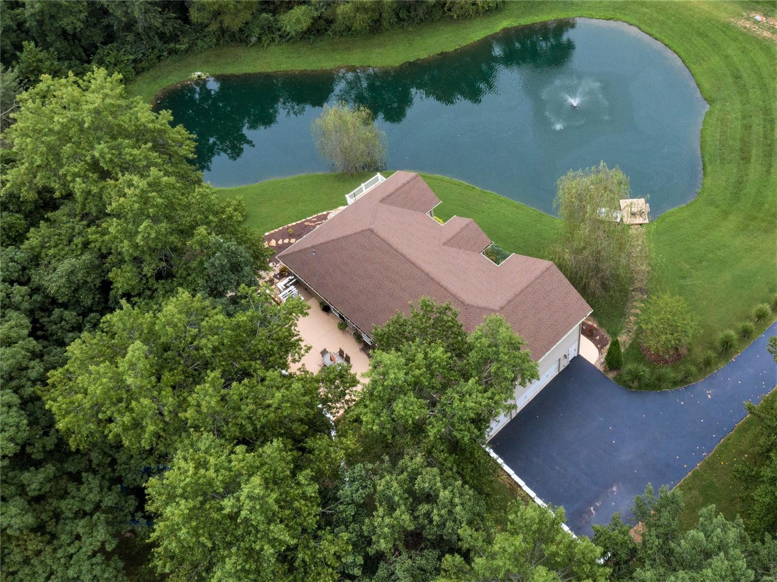 205 Paul Place Lebanon, IL 62254 - Photo 5 of 64