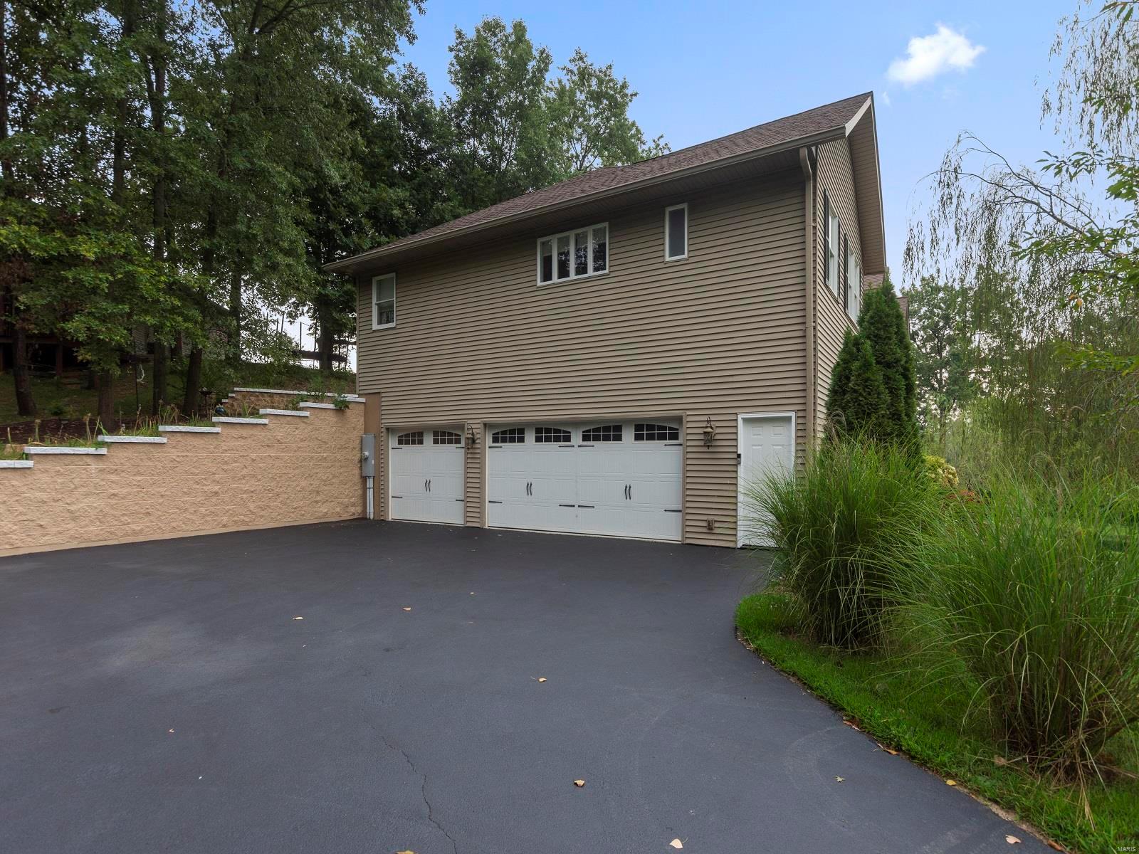 205 Paul Place Lebanon, IL 62254 - Photo 48 of 64