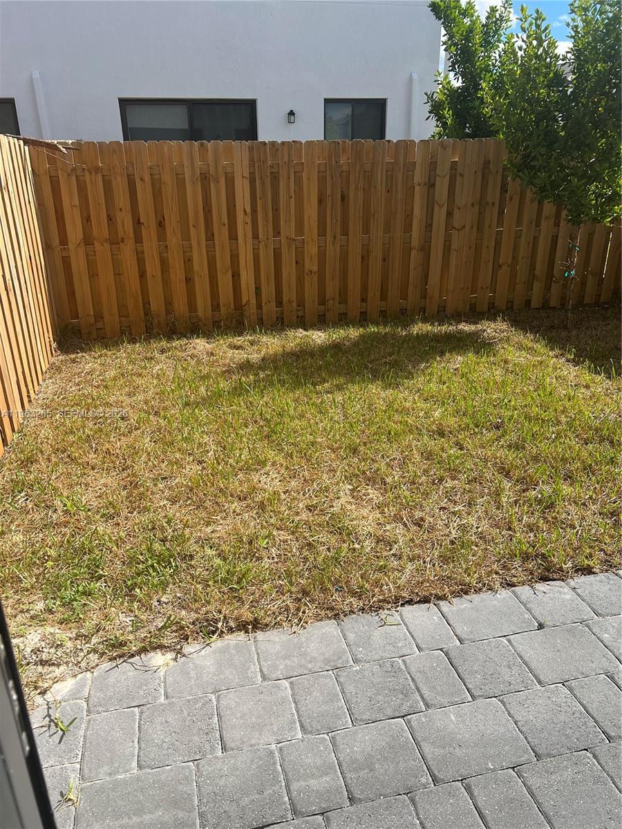 34531 Southwest 191st Avenue Homestead, FL 33030 - Photo 17 of 20 a view of wooden fence