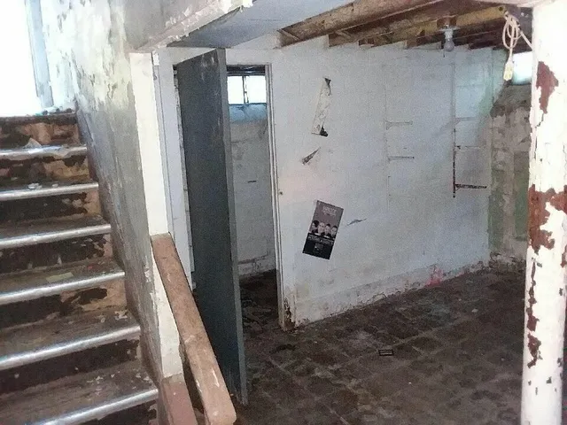 $17,900 | 14258 Glenfield Avenue, Detroit, MI 48213