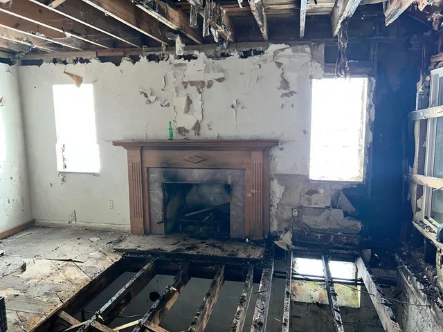 $17,900 | 14258 Glenfield Avenue, Detroit, MI 48213