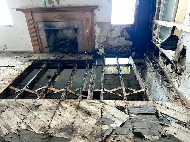 $17,900 | 14258 Glenfield Avenue, Detroit, MI 48213