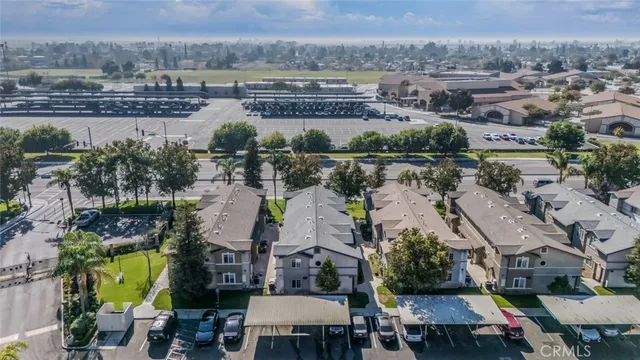 $999,000 | 600 Hosking Avenue, Unit 10, Bakersfield, CA 93307