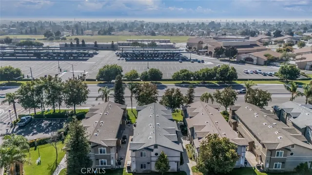 $999,000 | 600 Hosking Avenue, Unit 10, Bakersfield, CA 93307