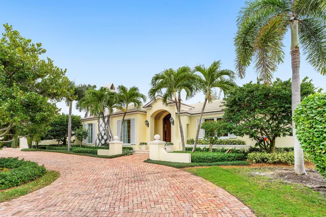 $7,990,000 | 450 Banyan Road, Gulf Stream, FL 33483