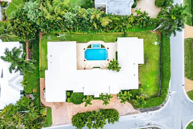 $7,990,000 | 450 Banyan Road, Gulf Stream, FL 33483
