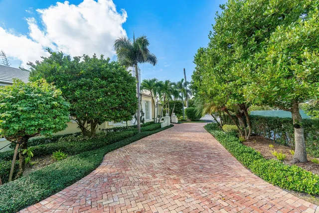 $7,990,000 | 450 Banyan Road, Gulf Stream, FL 33483
