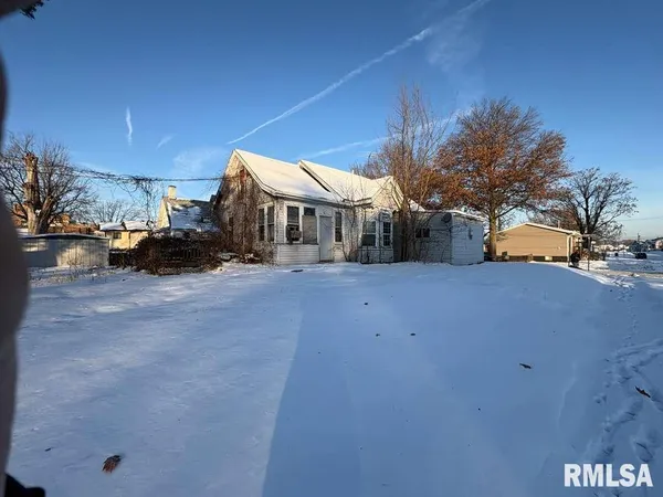 $9,900 | 720 11th Avenue, Rock Island, IL 61201