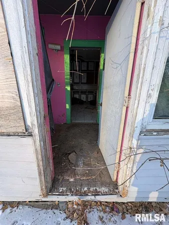 $9,900 | 720 11th Avenue, Rock Island, IL 61201