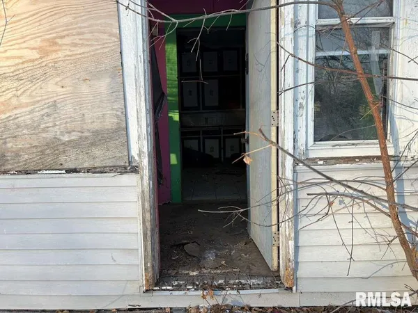 $9,900 | 720 11th Avenue, Rock Island, IL 61201
