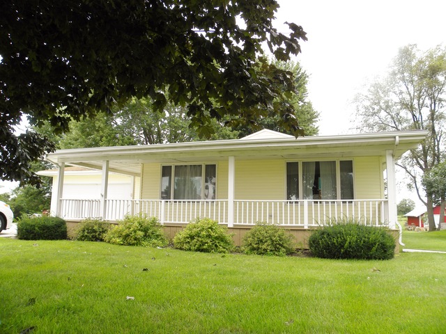 577 Penrose Road Dixon, IL 61021 - Photo 1 of 4