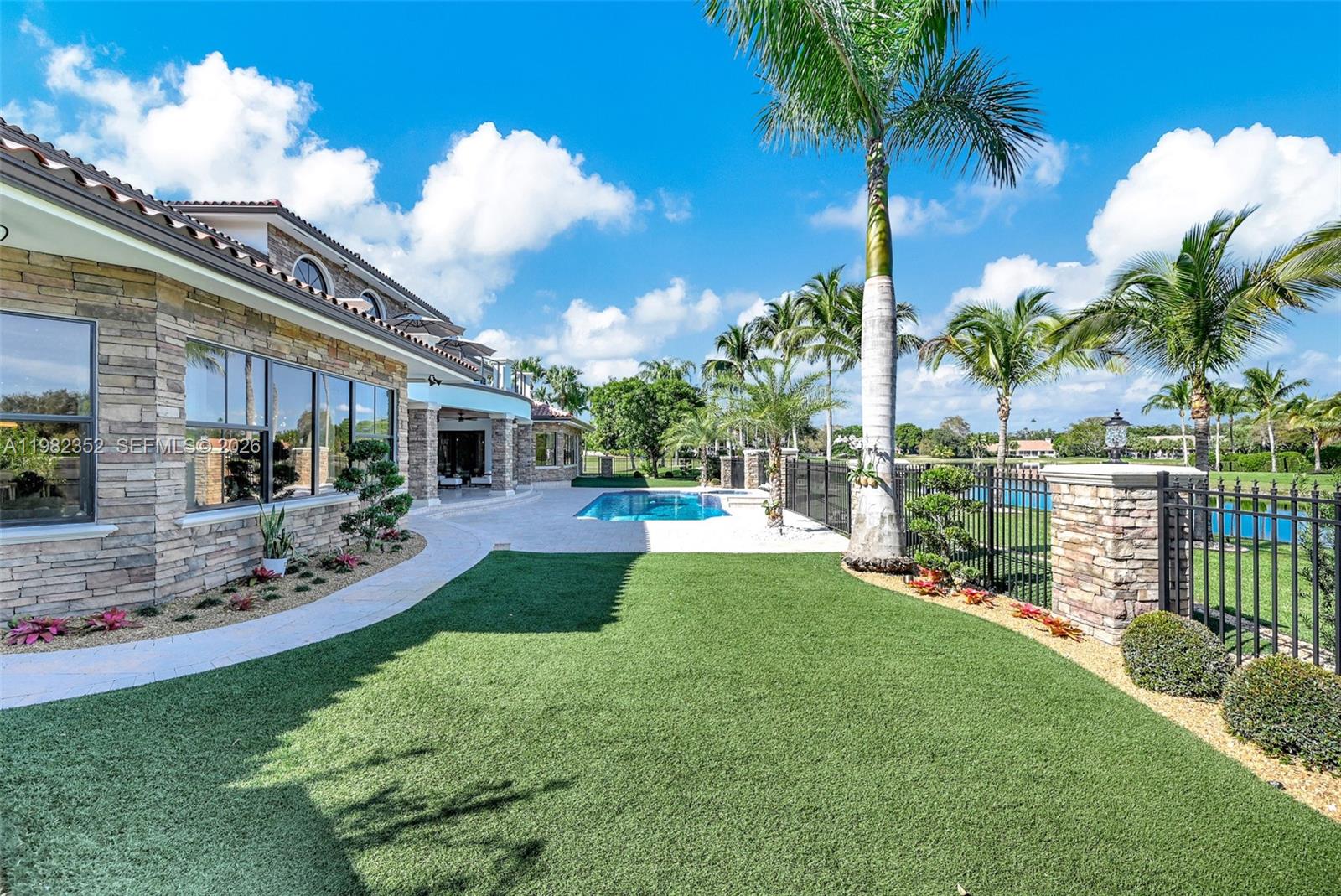 2905 Paddock Road Weston, FL 33331 - Photo 9 of 43