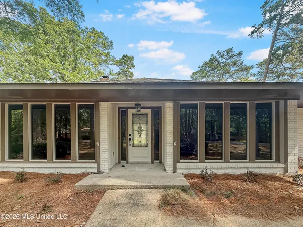 $305,000 | 109 Park Lane, Brandon, MS 39047