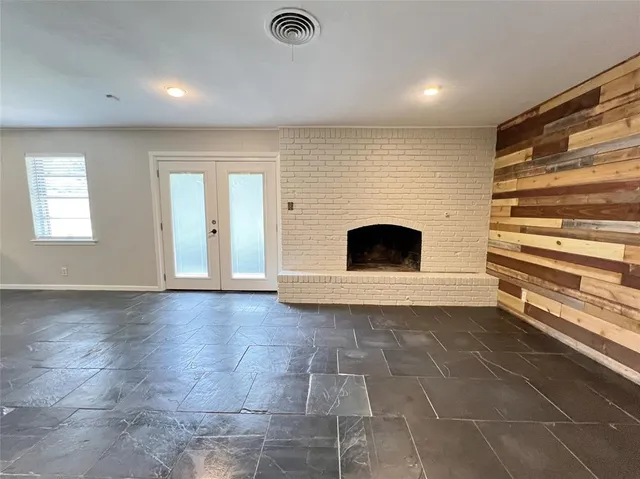 $2,295 | 5908 Wedgmont Circle North, Fort Worth, TX 76133