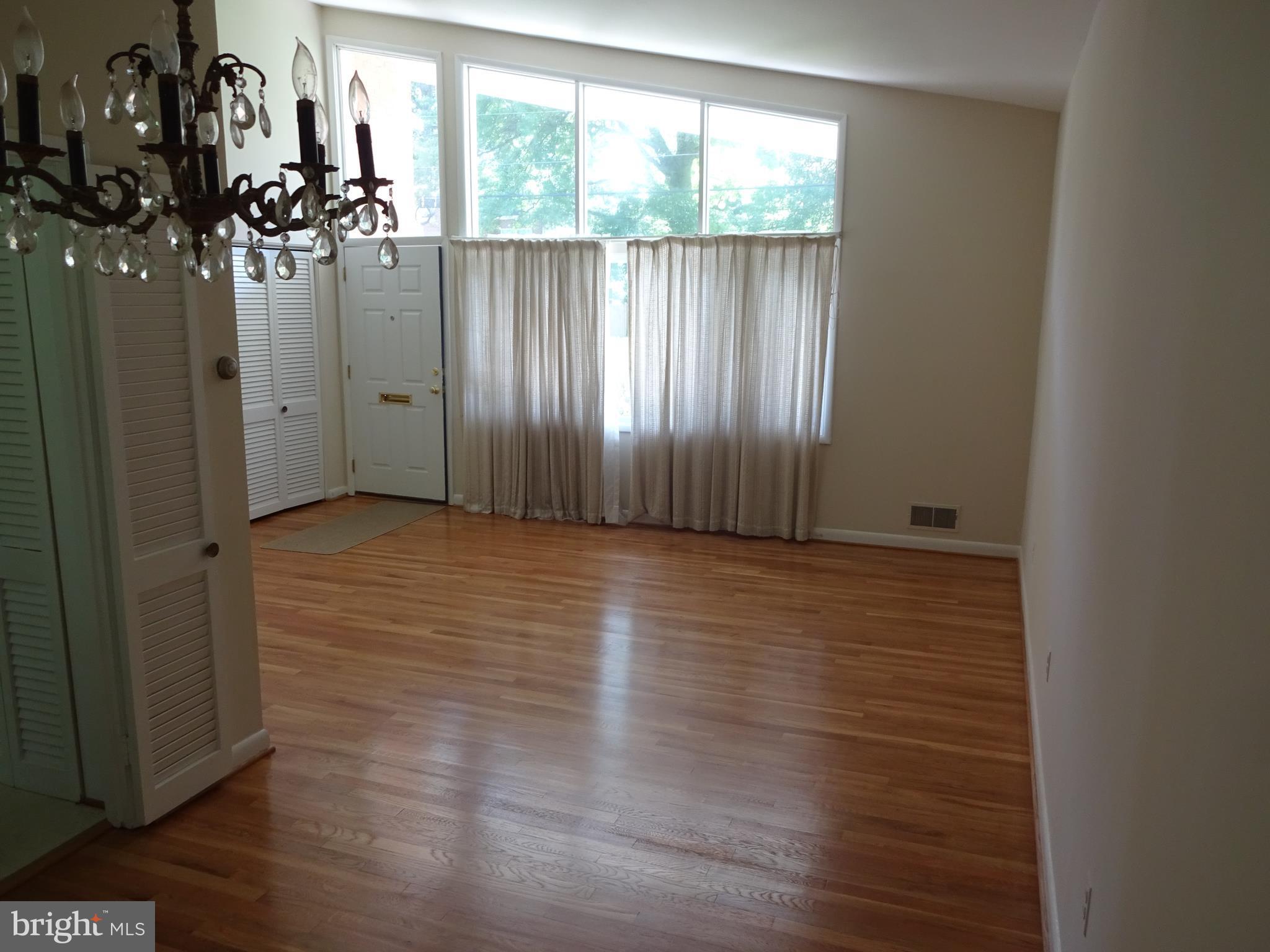 1023 Loxford Terrace Silver Spring, MD 20901 - Photo 5 of 19 Dining Room