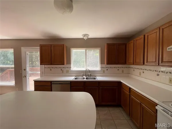 $2,900 | 636 Canary Estates Drive, Ballwin, MO 63021