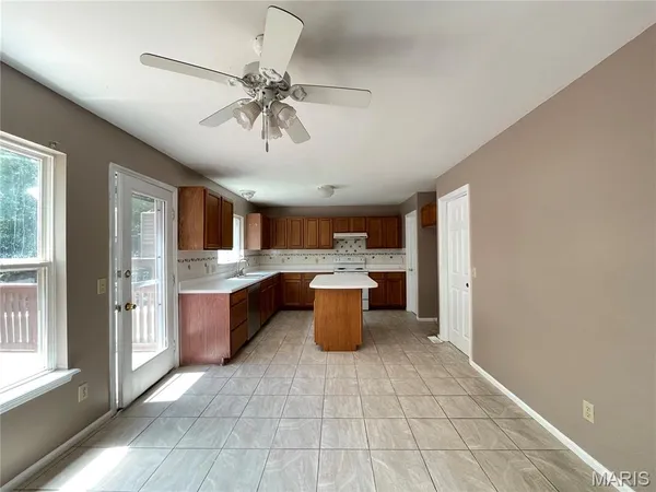 $2,900 | 636 Canary Estates Drive, Ballwin, MO 63021