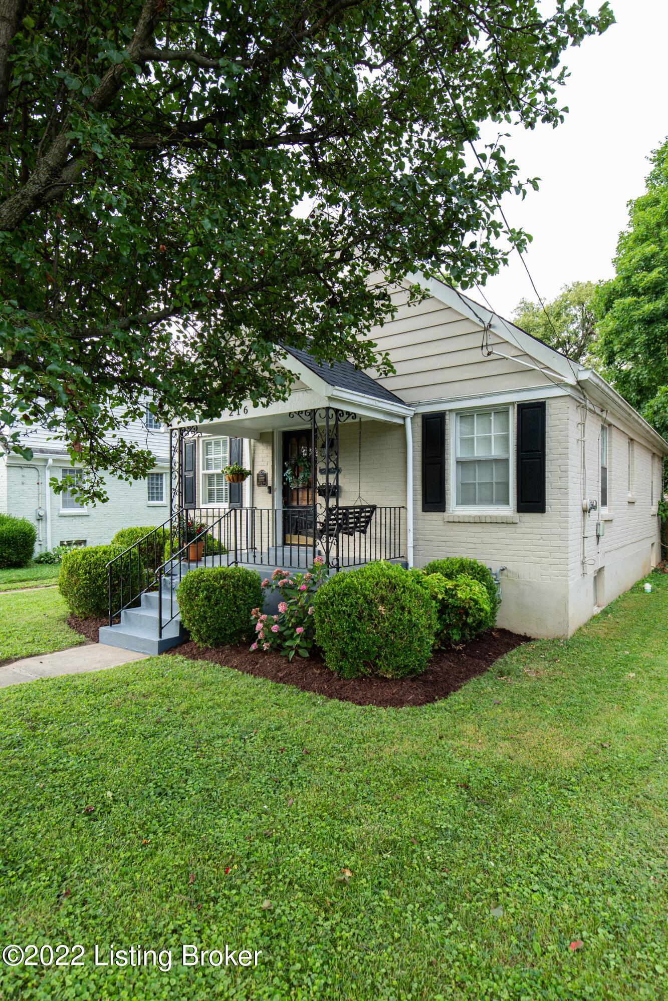 216 Fairlawn Road Louisville, KY 40207 - Photo 4 of 26 216-Fairlawn-Rd-Exteriors-6