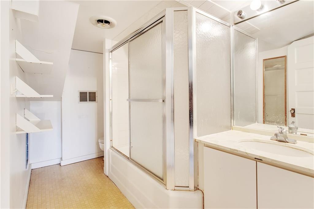 6320 Darlington Road Pittsburgh, PA 15217 - Photo 17 of 22 Gallery Image 17