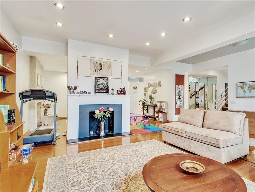 6320 Darlington Road Pittsburgh, PA 15217 - Photo 3 of 22 Gallery Image 3
