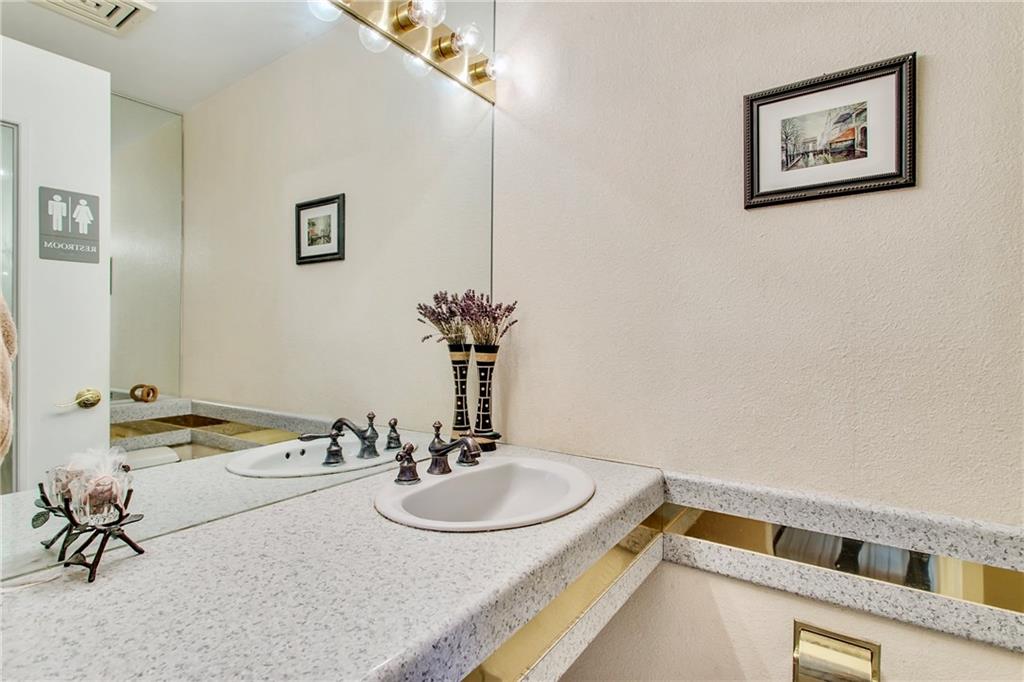 6320 Darlington Road Pittsburgh, PA 15217 - Photo 9 of 22 Gallery Image 9