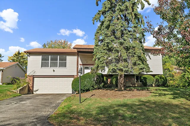 $515,000 | 530 Ramblewood Court, Lake Zurich, IL 60047