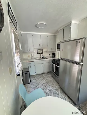 $290,000 | 816 West Rainbow Boulevard, Big Bear City, CA 92314