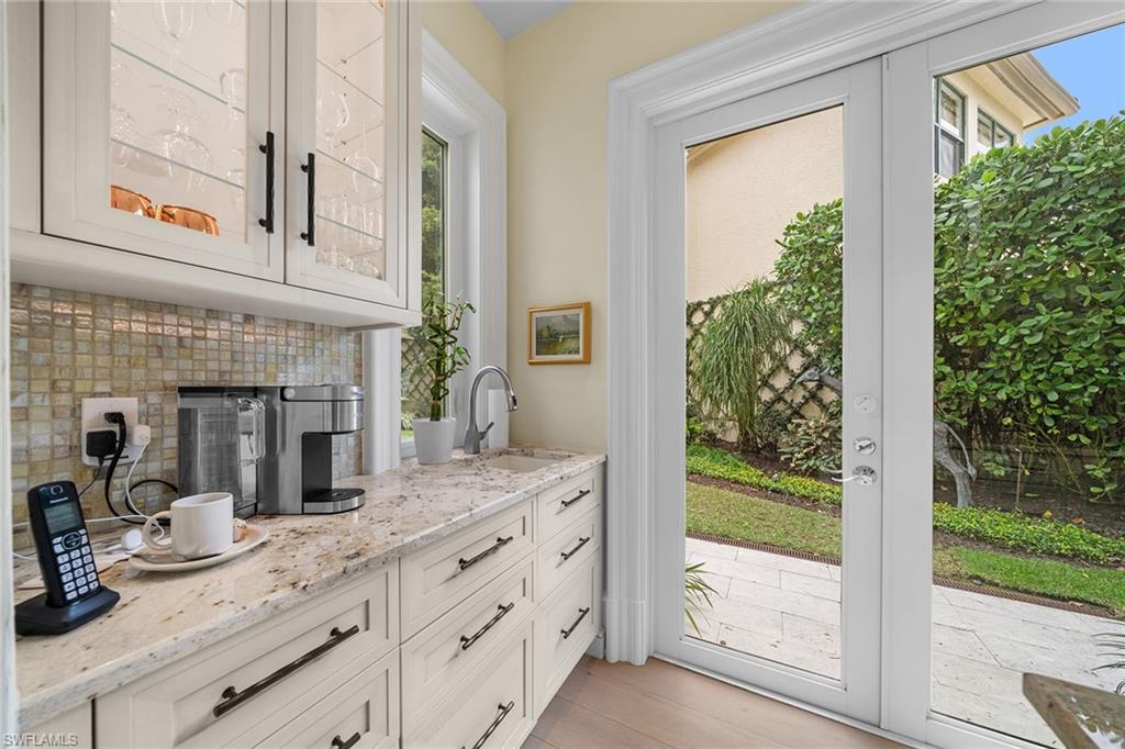 7849 Via Vecchia Naples, FL 34108 - Photo 16 of 50