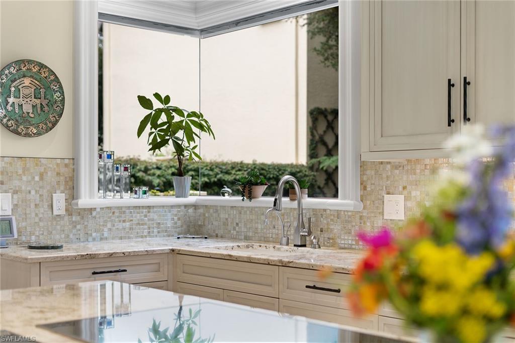 7849 Via Vecchia Naples, FL 34108 - Photo 19 of 50