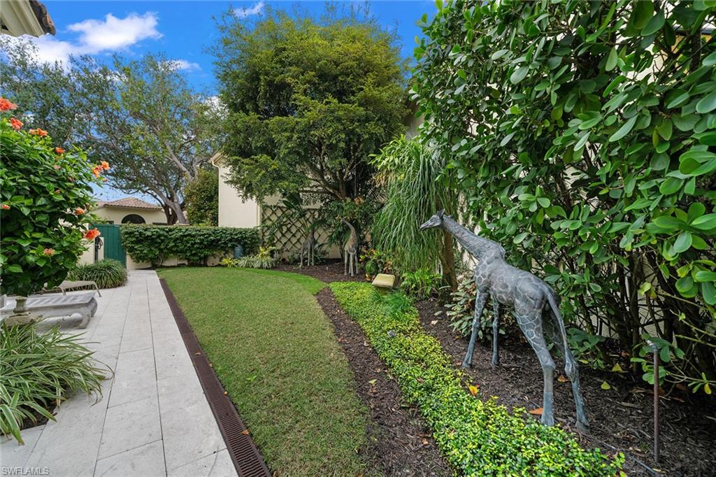 7849 Via Vecchia Naples, FL 34108 - Photo 27 of 50