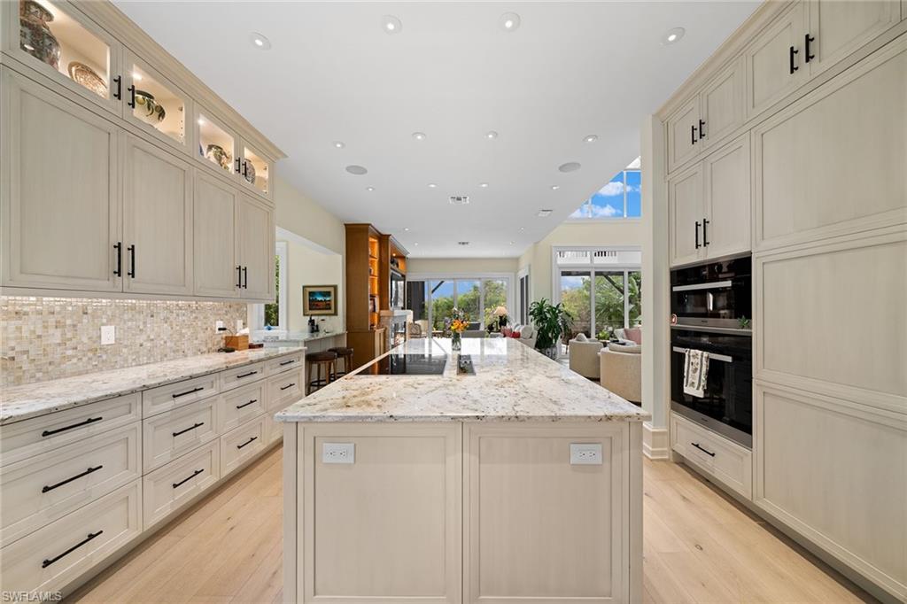 7849 Via Vecchia Naples, FL 34108 - Photo 10 of 50