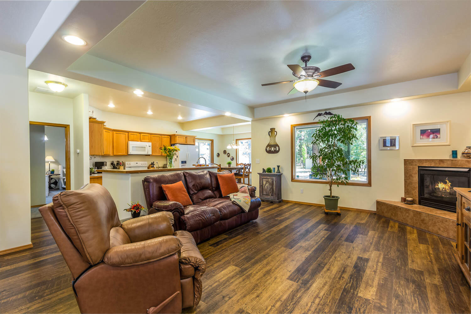 15949 Dawn Road La Pine, OR 97739 - Photo 4 of 37 15949-Dawn-Rd-7-7-2021-38 (2)