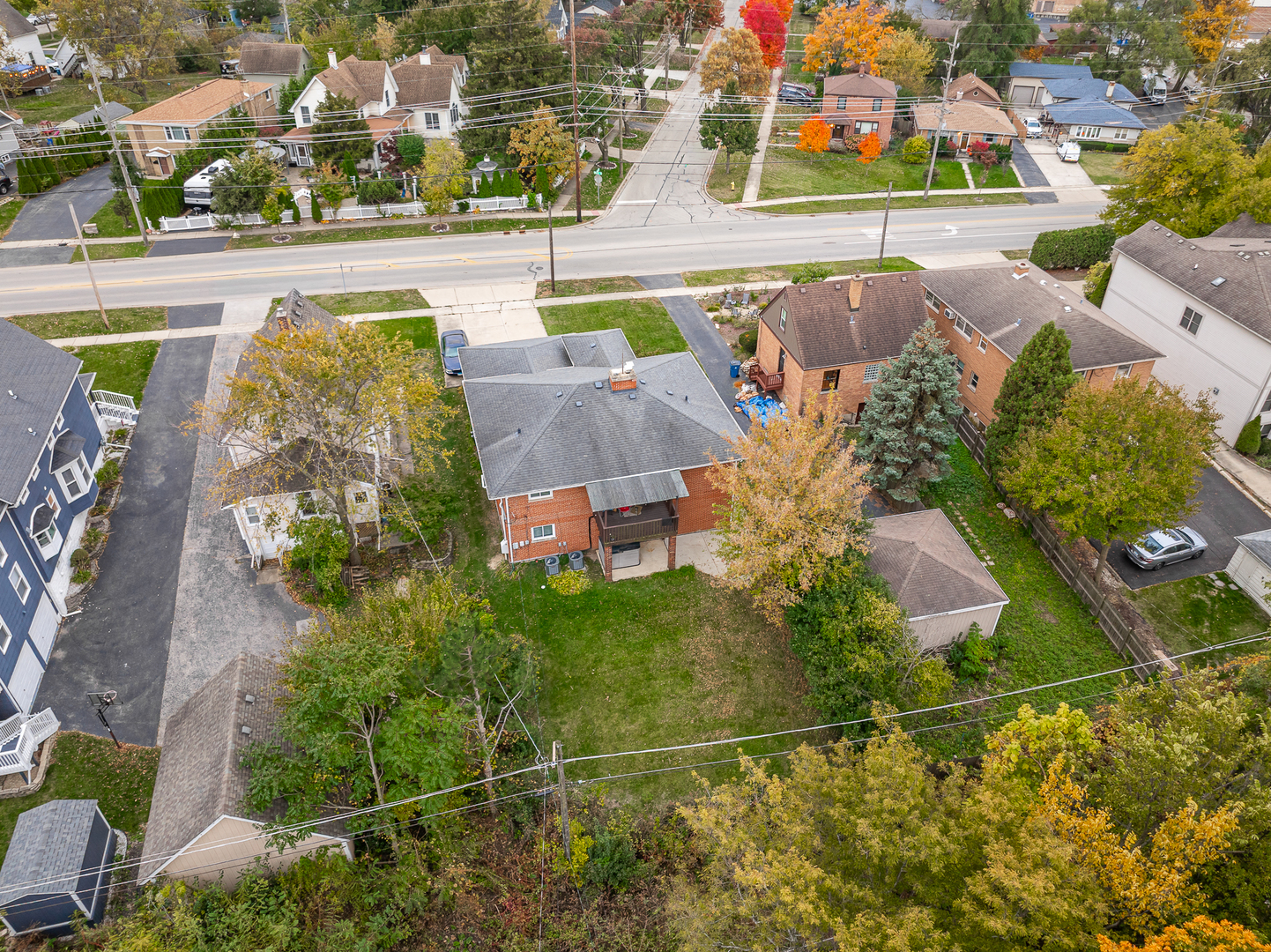 332 Maple Avenue, Unit 1 Downers Grove, IL 60515 - Photo 29 of 29 an aerial view of a house with a swimming pool