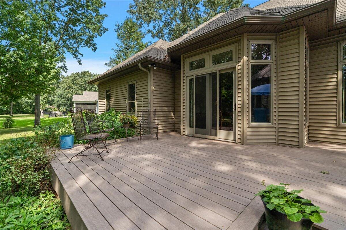 3958 Fox Woods Road St. Joseph, MI 49085 - Photo 36 of 45 Back Deck