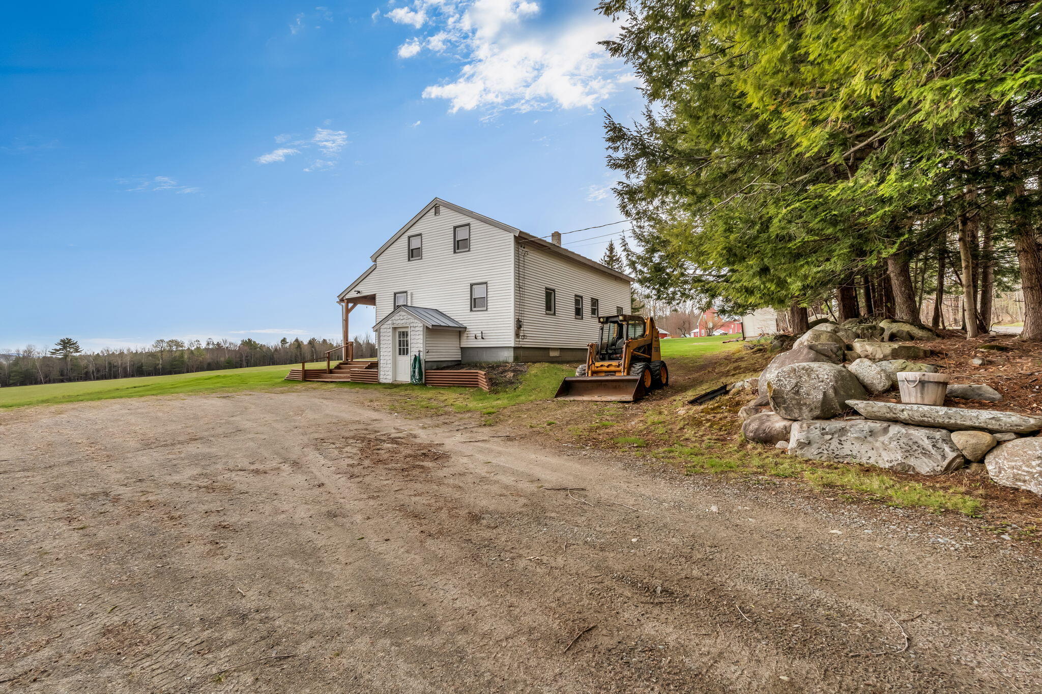36-web-or-mls-412-w-mills-rd