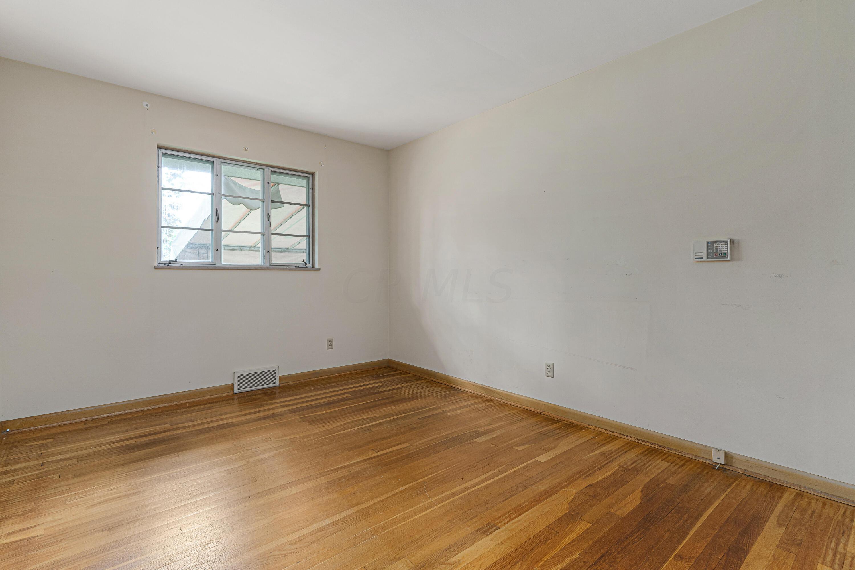 3885 Chevington Road Columbus, OH 43220 - Photo 21 of 34 Bedroom 2 with Hardwood Floors