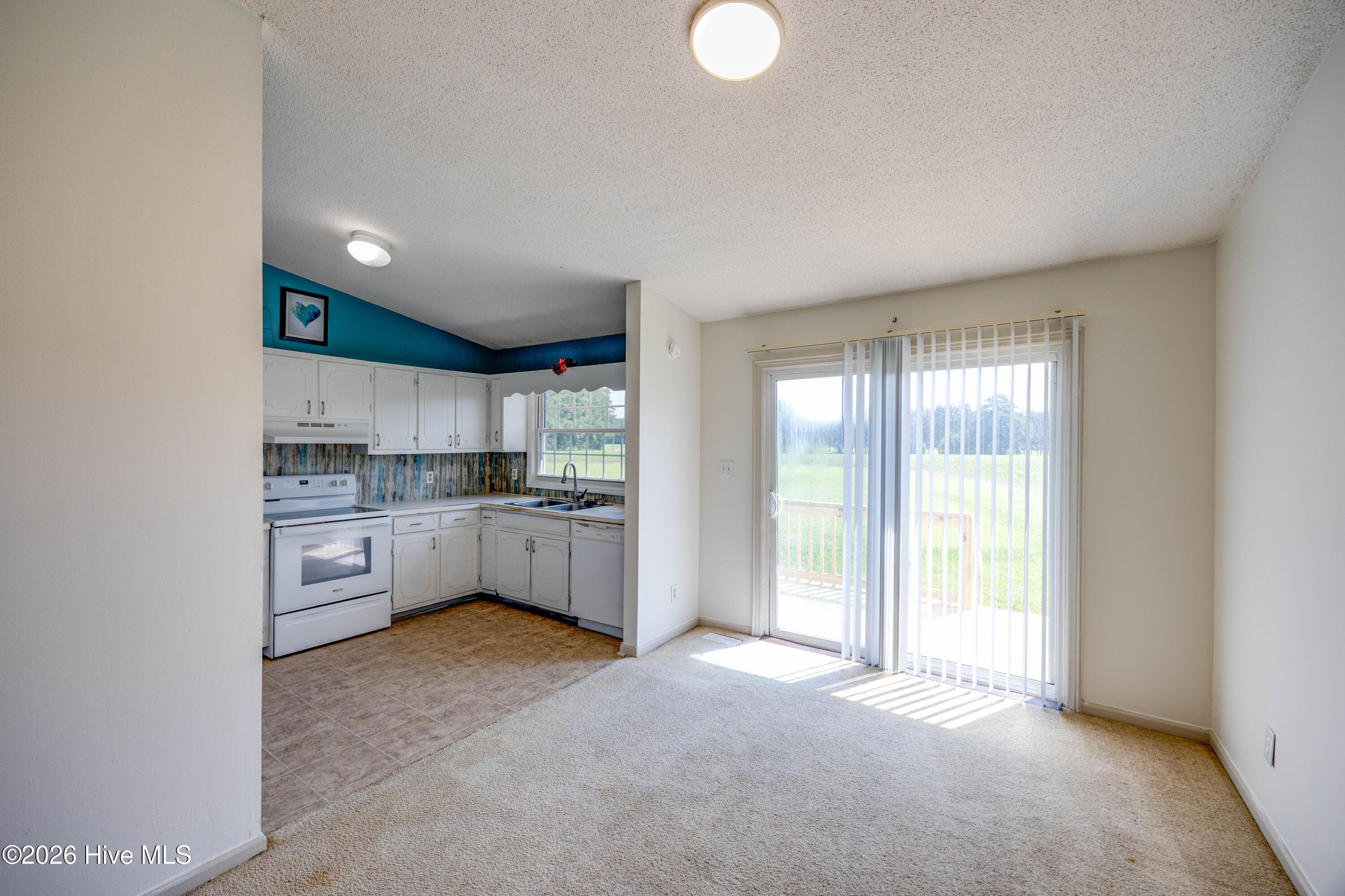 682 Cherry Road Washington, NC 27889 - Photo 8 of 40