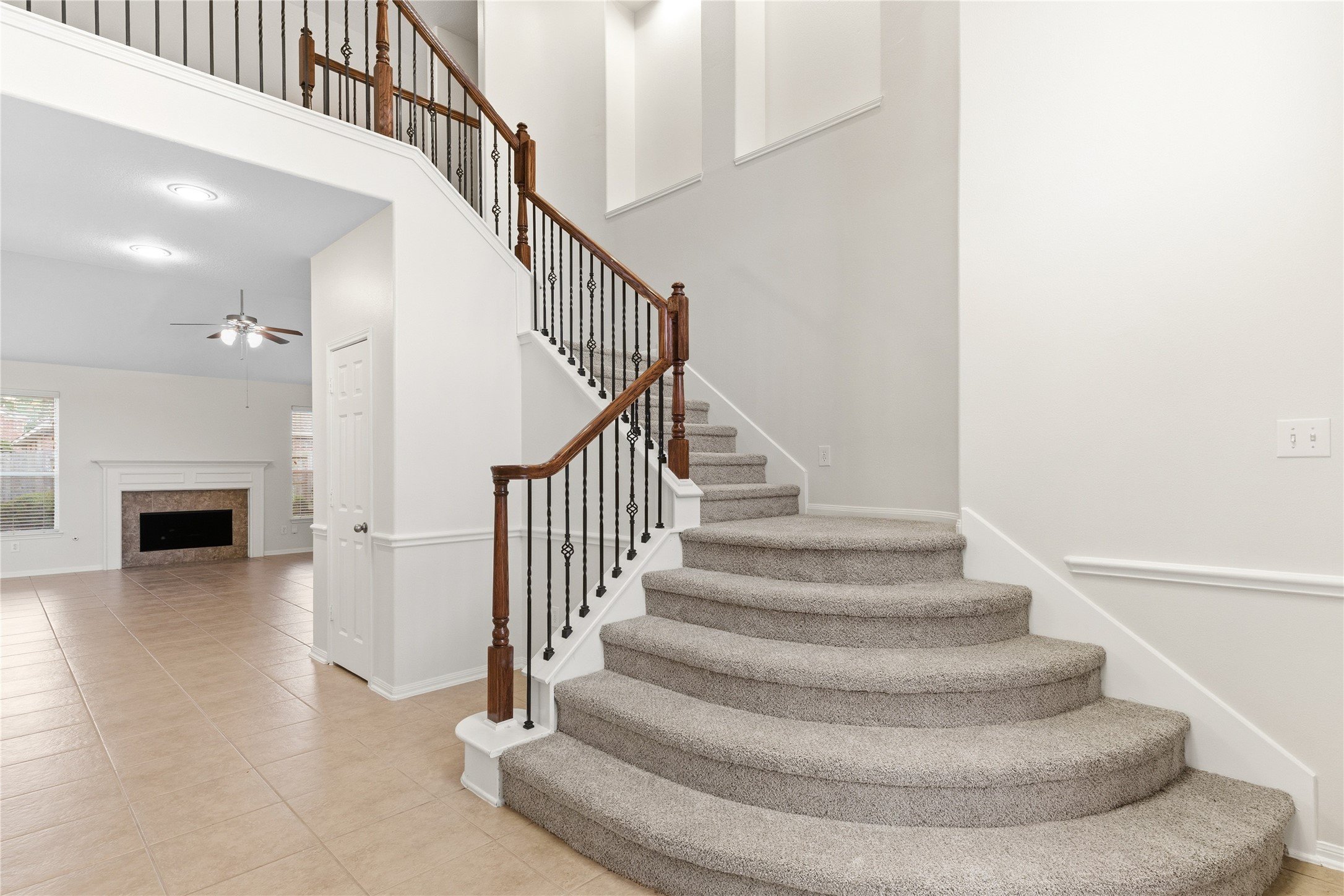 6211 Stone Hill Road Spring, TX 77389 - Photo 6 of 43 a view of entryway and hall