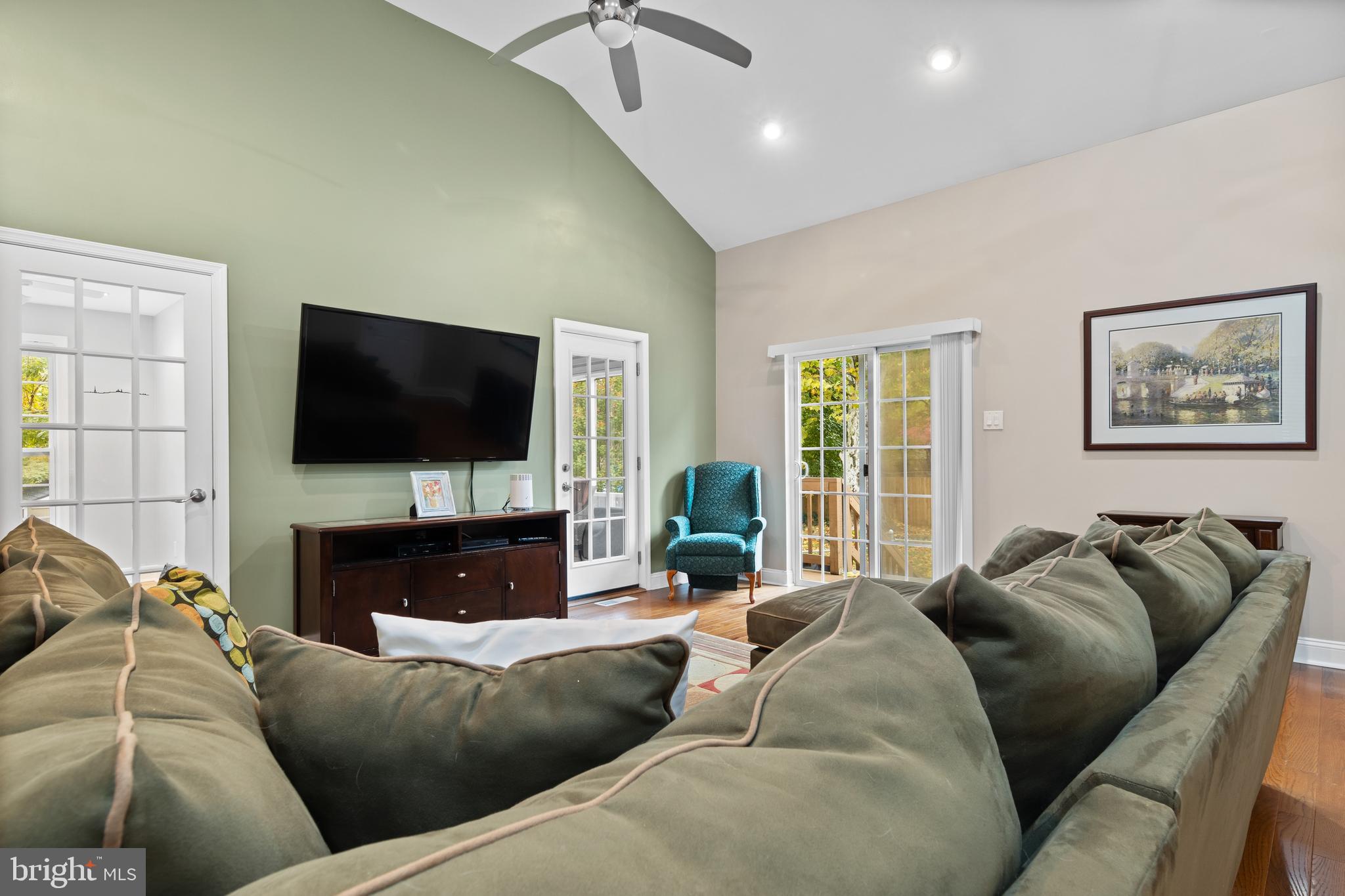 307 East Rodgers Street Ridley Park, PA 19078 - Photo 17 of 31 Great Room