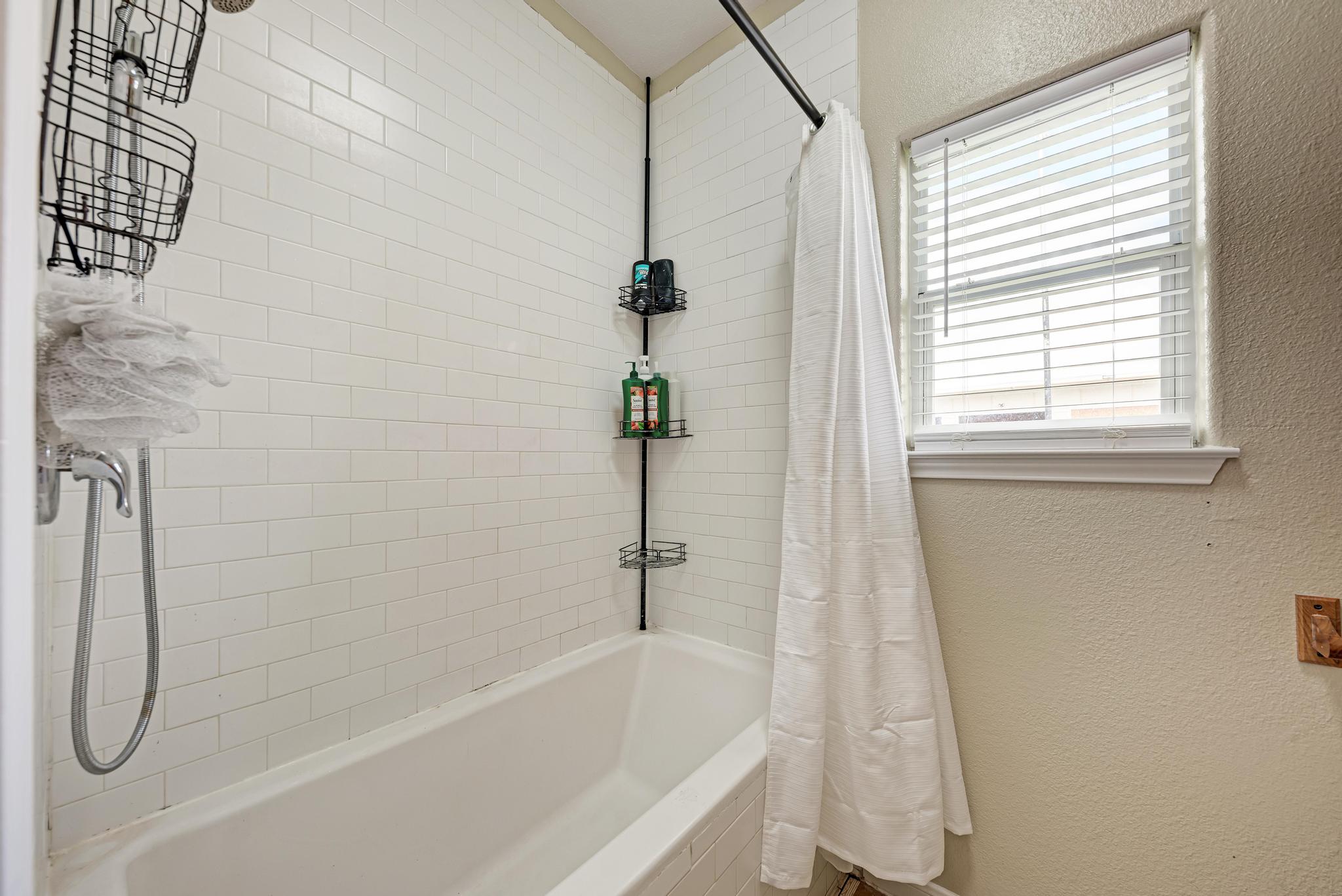 15611 Giese Lane Elgin, TX 78621 - Photo 28 of 40