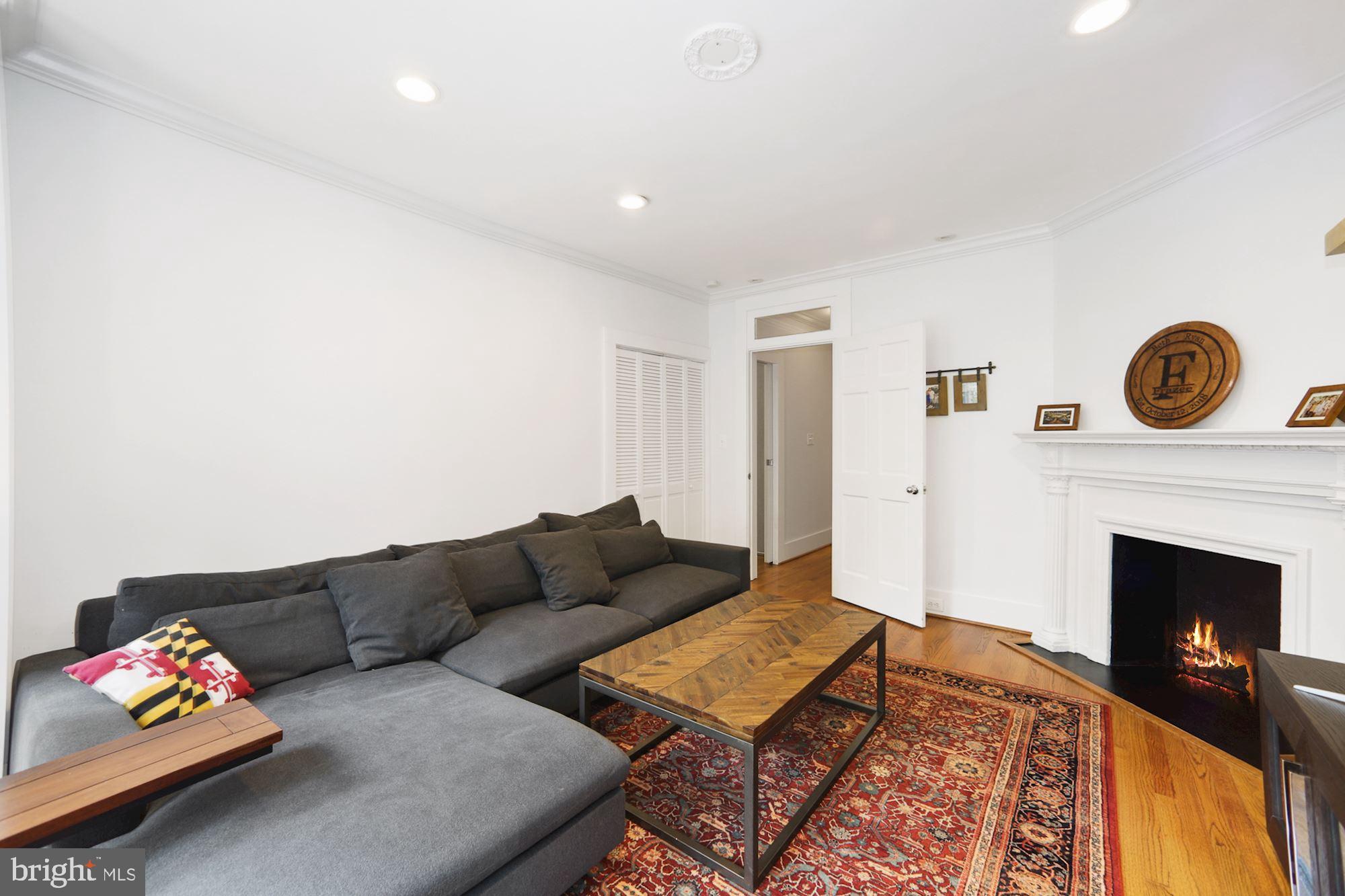 1125 Columbia Road Northwest Washington, DC 20009 - Photo 14 of 47 TV Room