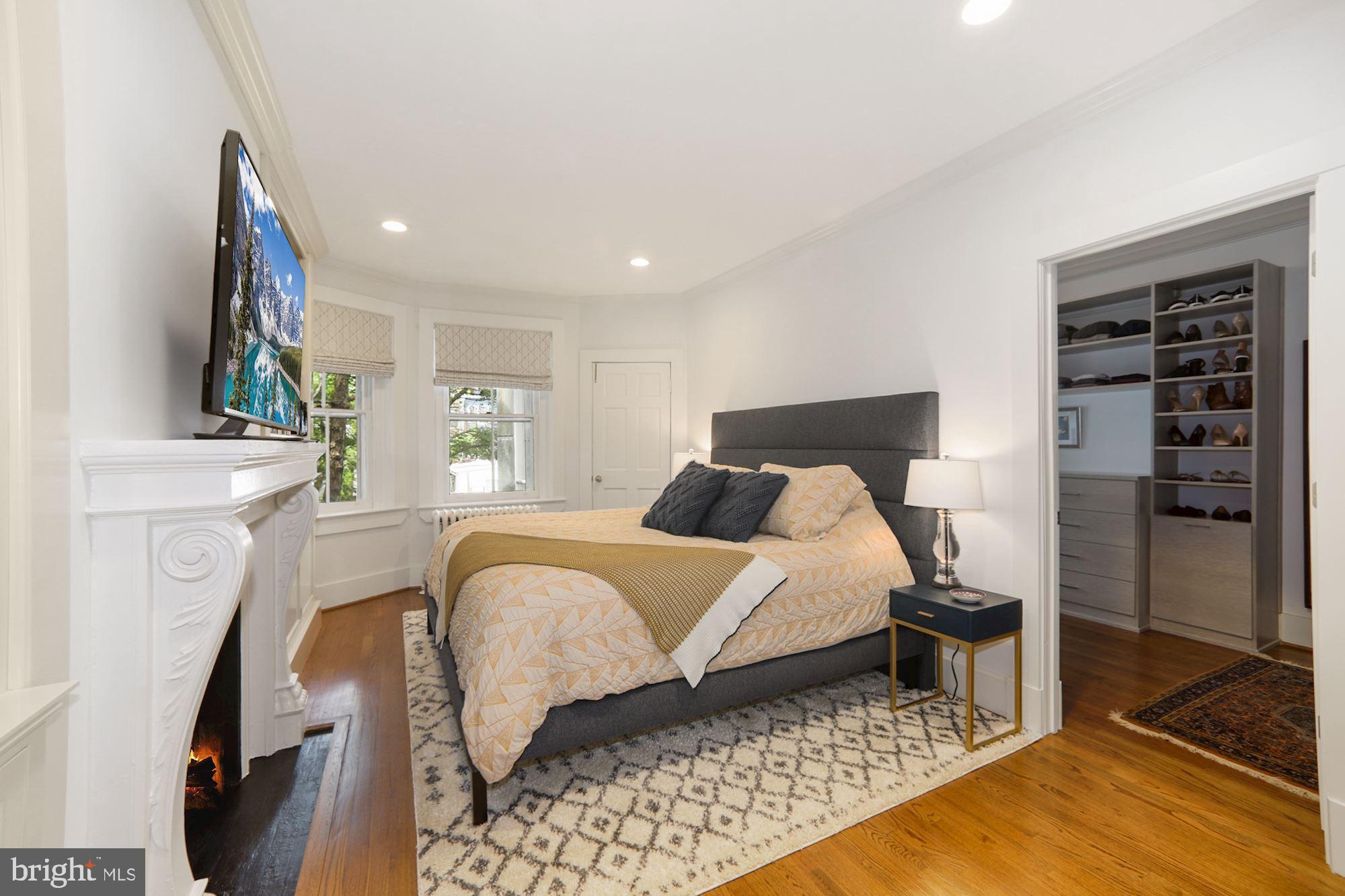 1125 Columbia Road Northwest Washington, DC 20009 - Photo 15 of 47 Owner Suite with Balcony