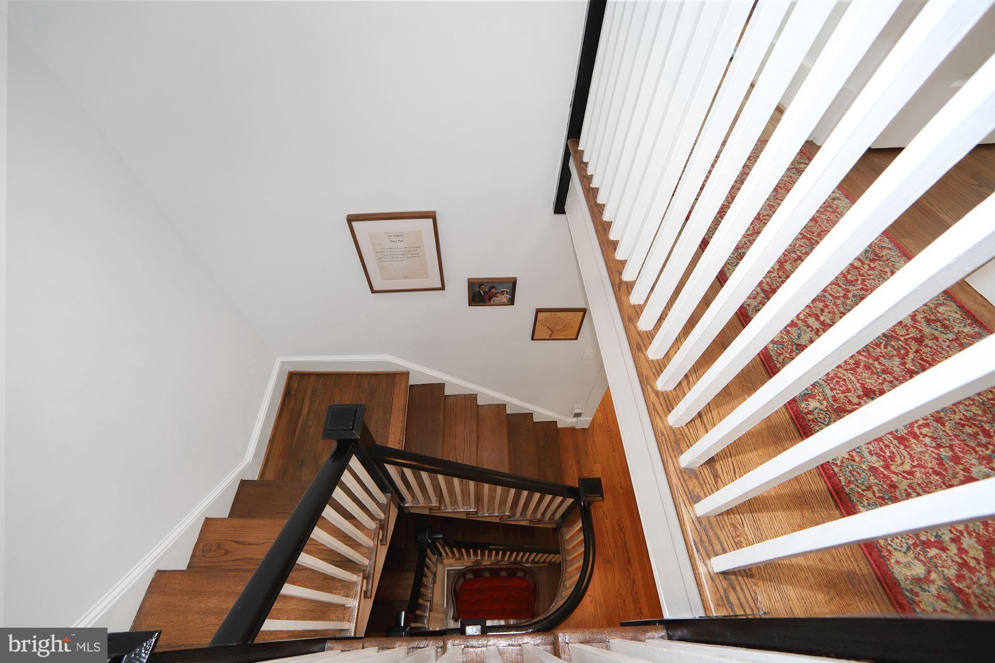 1125 Columbia Road Northwest Washington, DC 20009 - Photo 27 of 47 Stairway from the top looking down! Beautiful!
