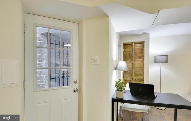 1125 Columbia Road Northwest Washington, DC 20009 - Photo 31 of 47 Apartment entry