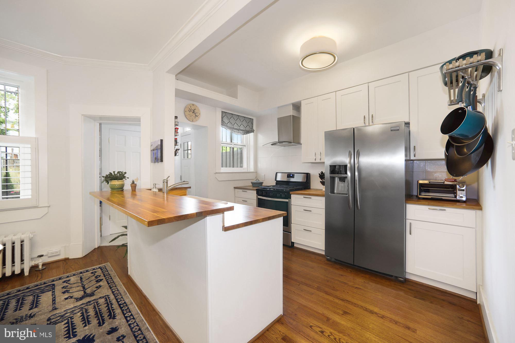 1125 Columbia Road Northwest Washington, DC 20009 - Photo 9 of 47 Kitchen overall
